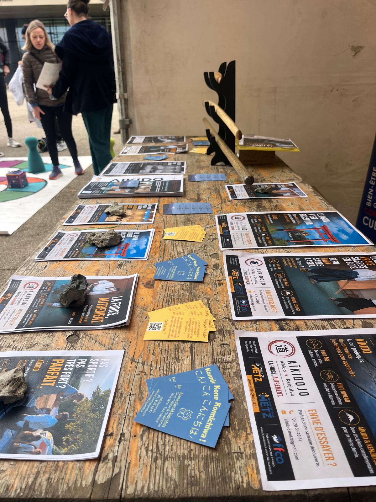 Le stand Aïkidojo et les supports de découverte de l’association.